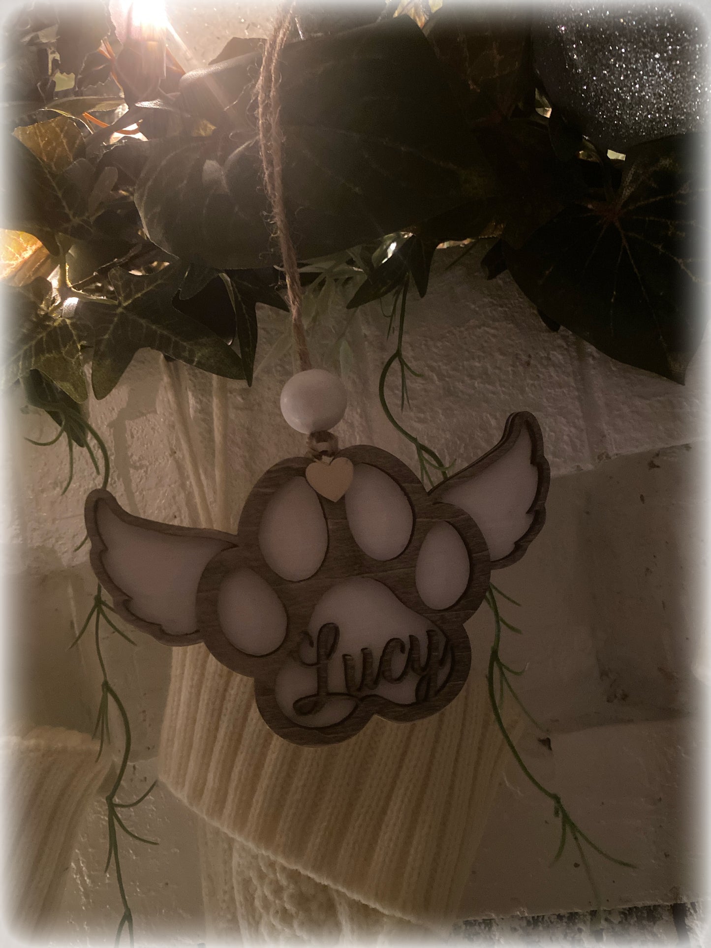 Paw print ornament with or without wings