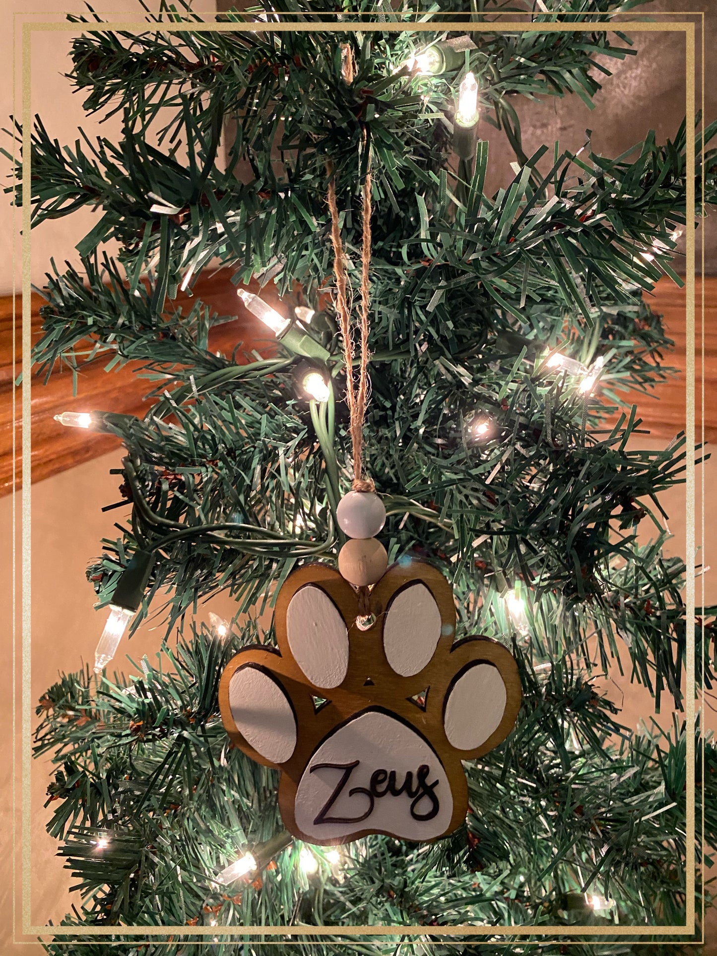 Paw print ornament with or without wings
