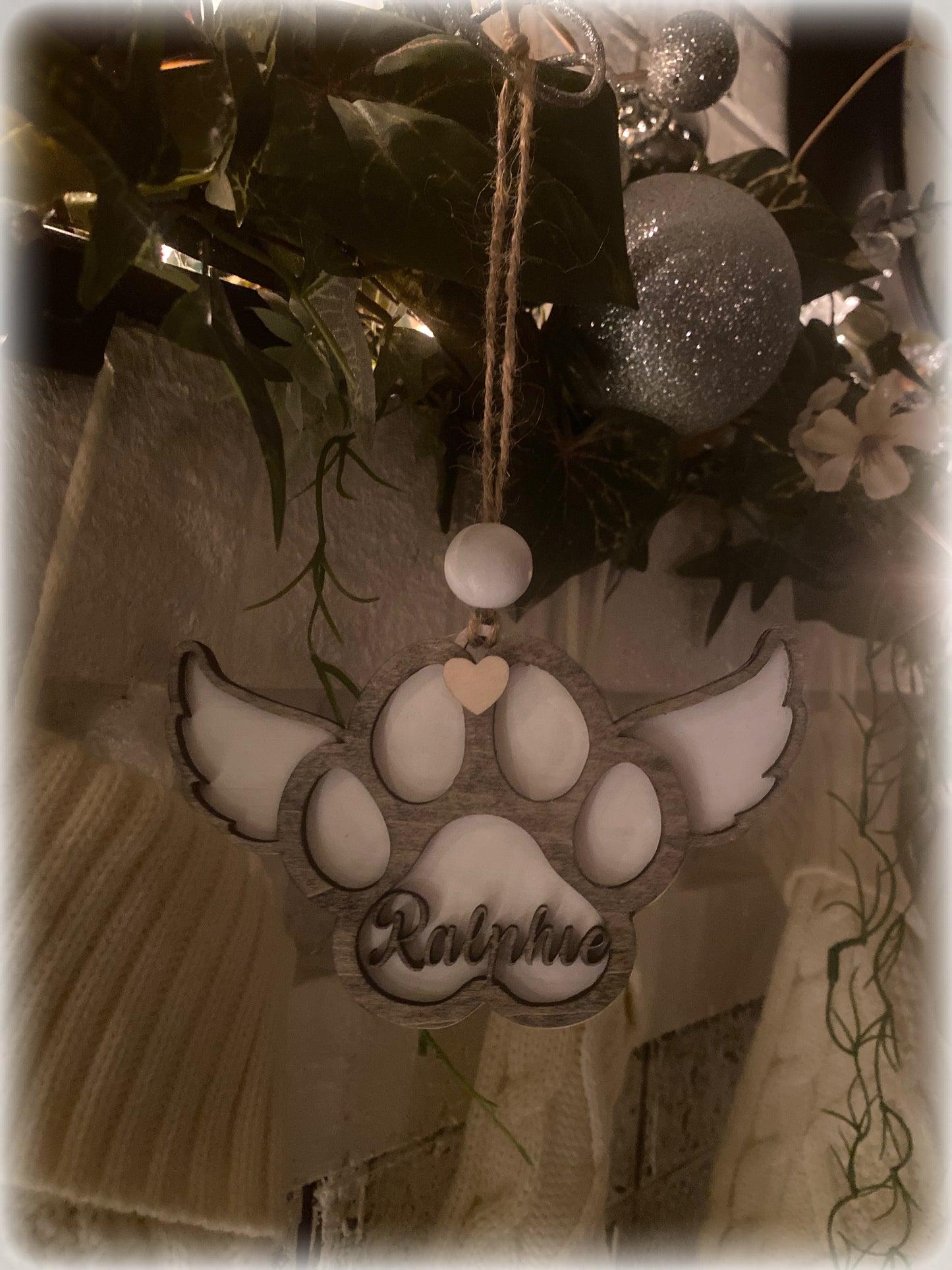 Paw print ornament with or without wings