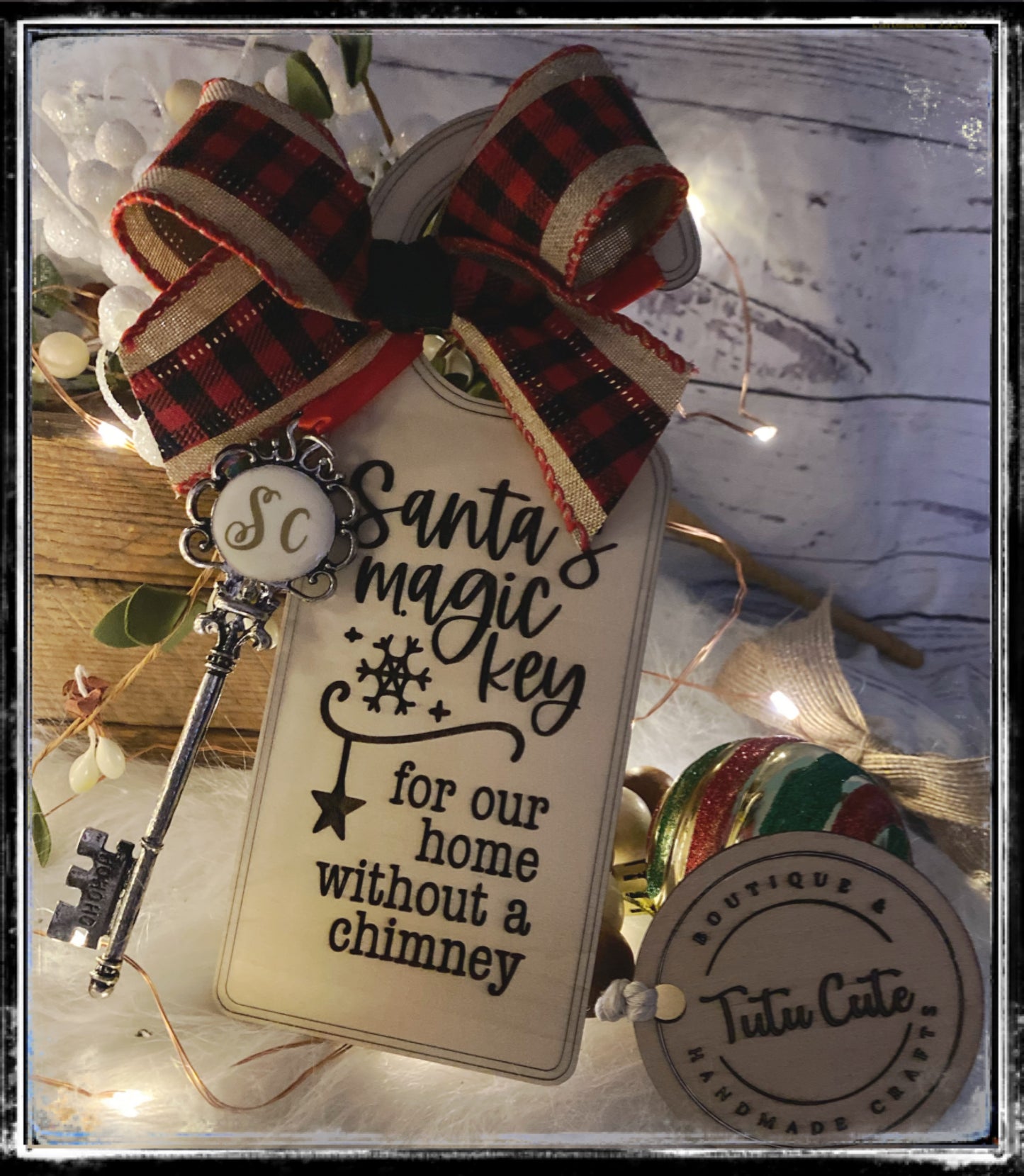 Santa’s magic key with door hanger